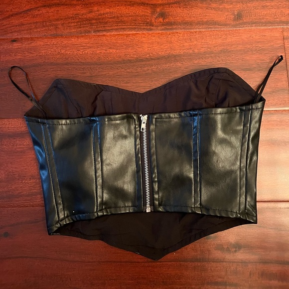 Princess Polly Corset, US2, color: black leather - Picture 5 of 5